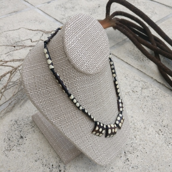 Chic Exotique Authentic Camel Bones Necklace. - Picture 6 of 8